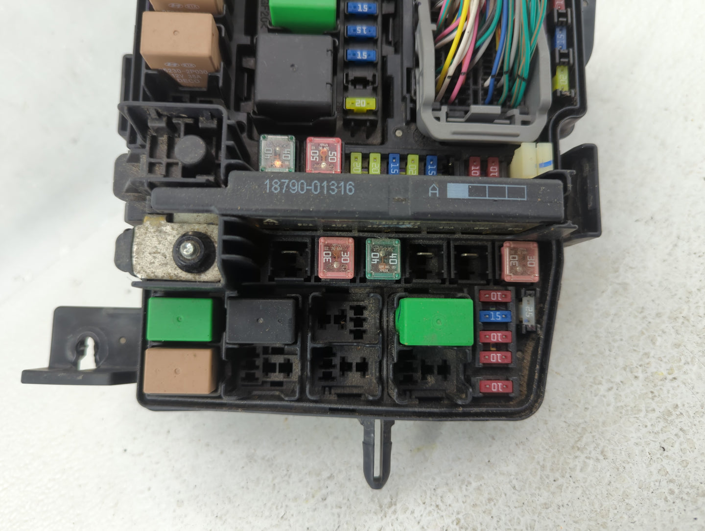 2011-2014 Hyundai Sonata Fusebox Fuse Box Panel Relay Module P/N:91950-3S711 Fits Fits 2011 2012 2013 2014 OEM Used Auto Par