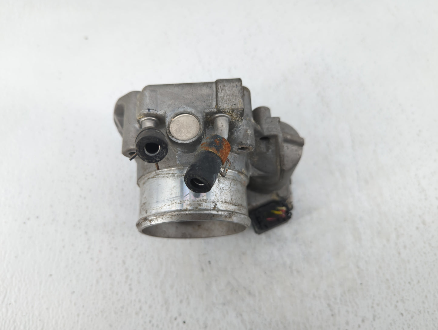 2011-2014 Hyundai Sonata Throttle Body P/N:35100-2G710 Fits Fits 2011 2012 2013 2014 2015 2016 OEM Used Auto Parts - Oemused