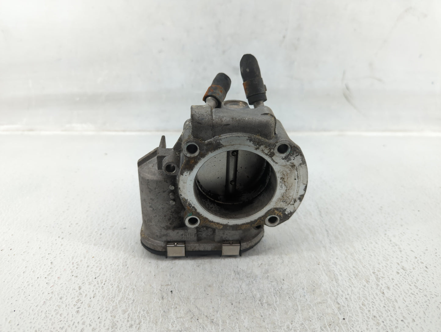 2011-2014 Hyundai Sonata Throttle Body P/N:35100-2G710 Fits Fits 2011 2012 2013 2014 2015 2016 OEM Used Auto Parts - Oemused