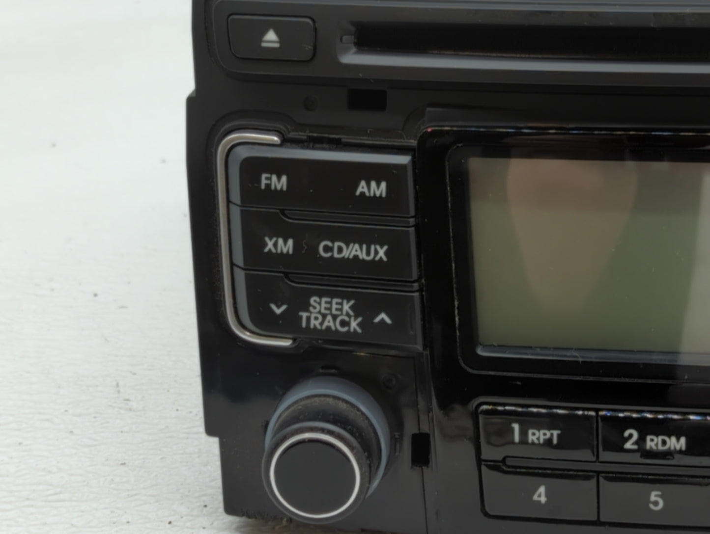 2011 Hyundai Sonata Radio AM FM Cd Player Receiver Replacement P/N:96180-3Q001 96180-3Q000 Fits OEM Used Auto Parts - Oemuse