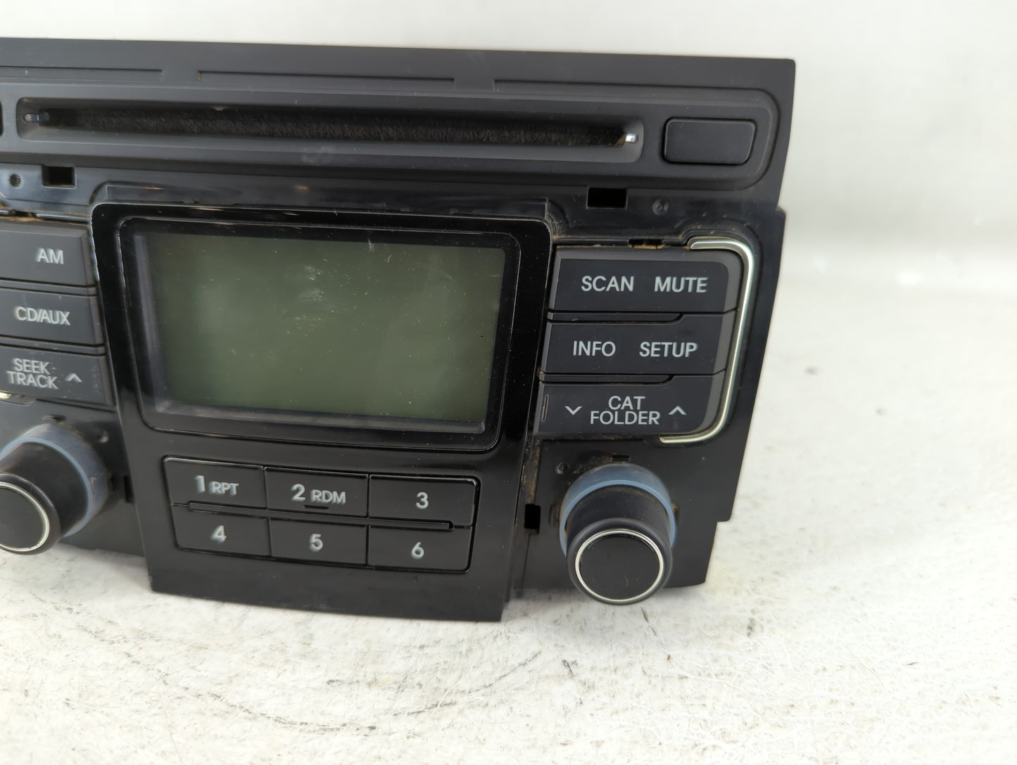 2011-2011 Hyundai Sonata Am Fm Cd Player Radio Receiver - Oemusedautoparts1.com