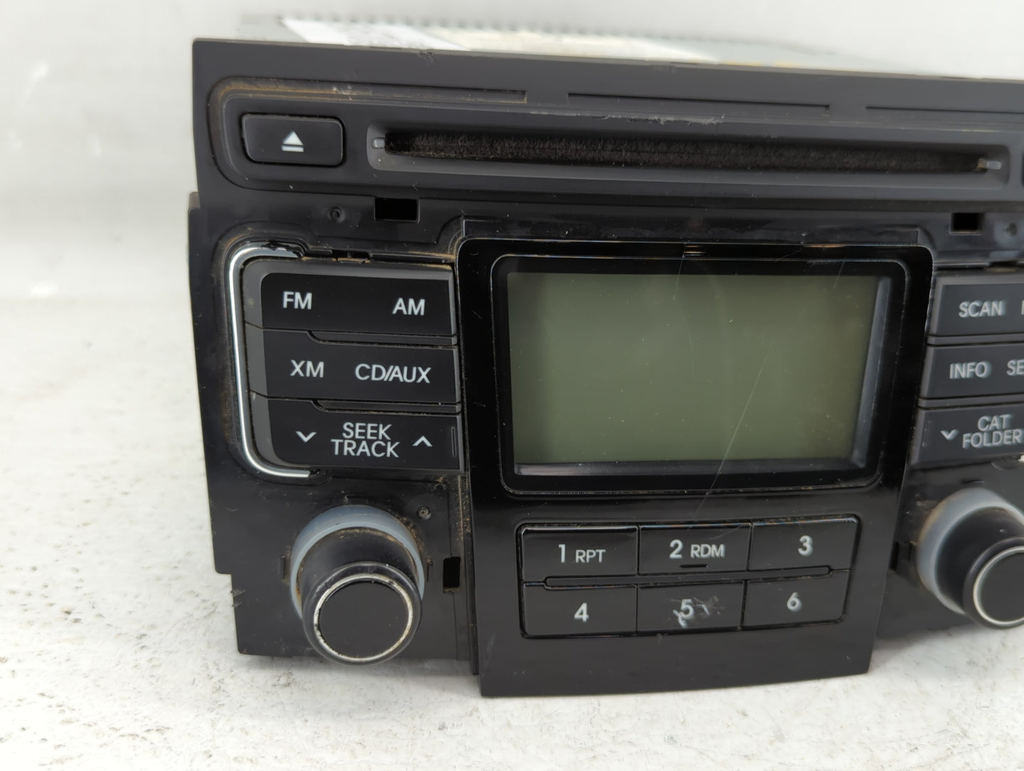2011-2011 Hyundai Sonata Am Fm Cd Player Radio Receiver - Oemusedautoparts1.com