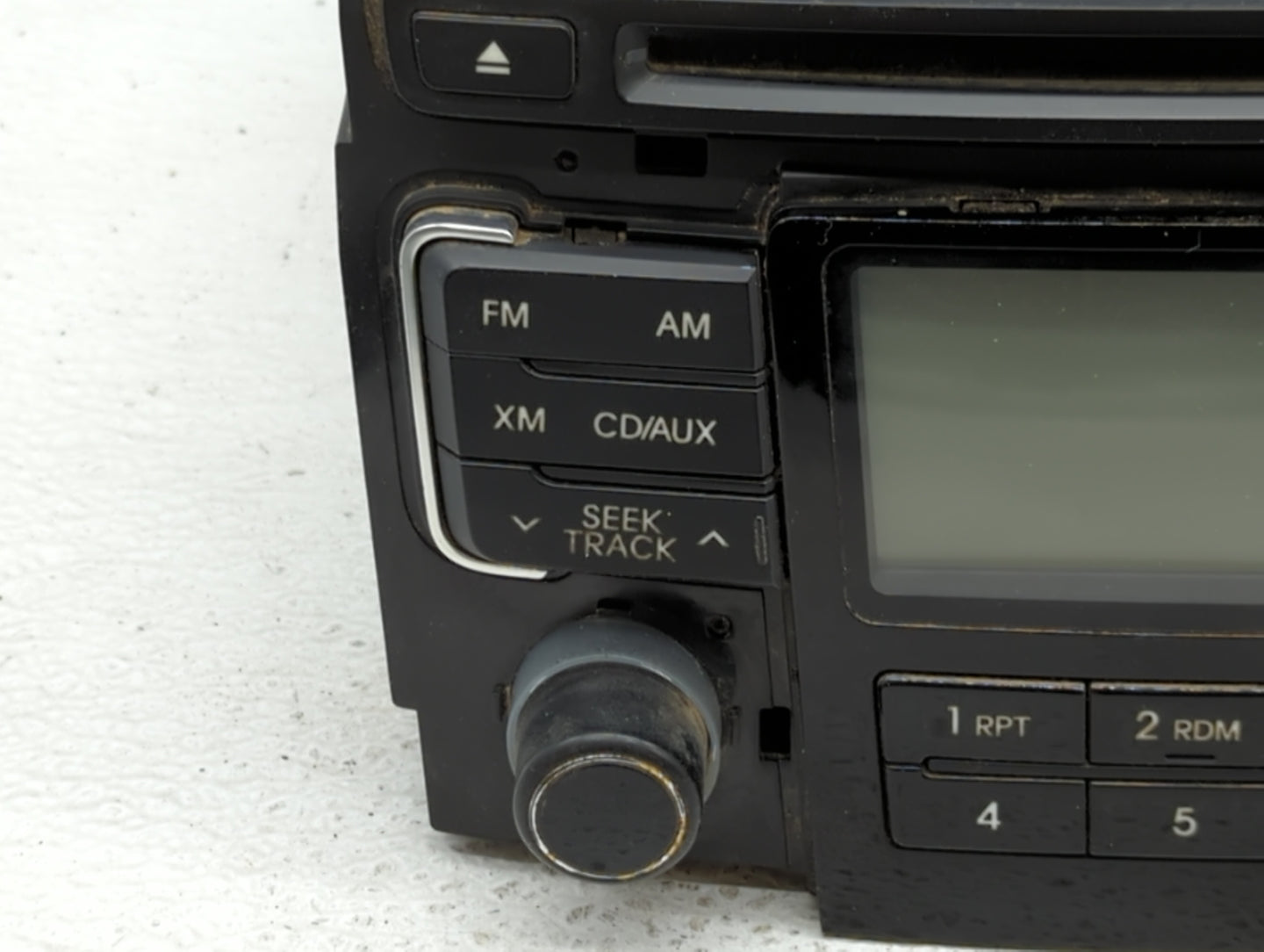 2011-2011 Hyundai Sonata Am Fm Cd Player Radio Receiver - Oemusedautoparts1.com