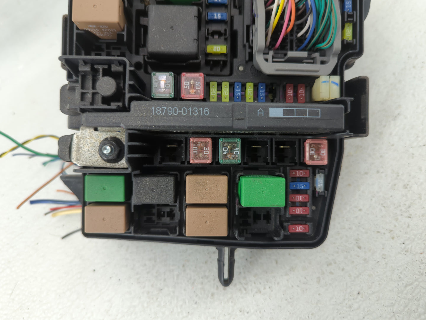 2011-2014 Hyundai Sonata Fusebox Fuse Box Panel Relay Module P/N:91950-3S711 Fits Fits 2011 2012 2013 2014 OEM Used Auto Par
