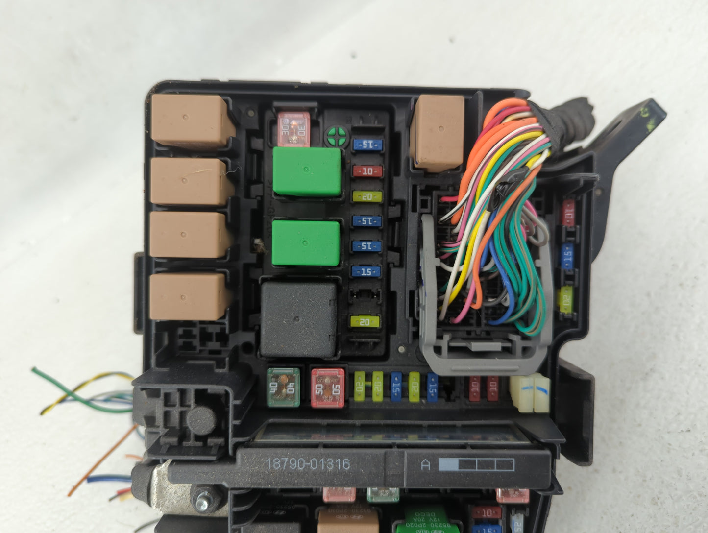 2011-2014 Hyundai Sonata Fusebox Fuse Box Panel Relay Module P/N:91950-3S711 Fits Fits 2011 2012 2013 2014 OEM Used Auto Par