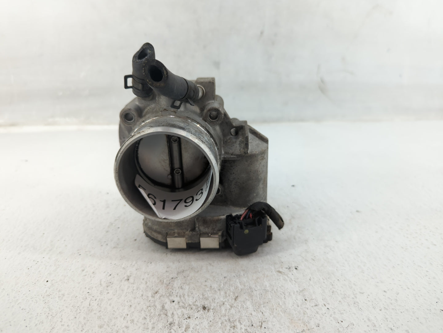 2011-2014 Hyundai Sonata Throttle Body P/N:35100-2G710 Fits Fits 2011 2012 2013 2014 2015 2016 OEM Used Auto Parts - Oemused