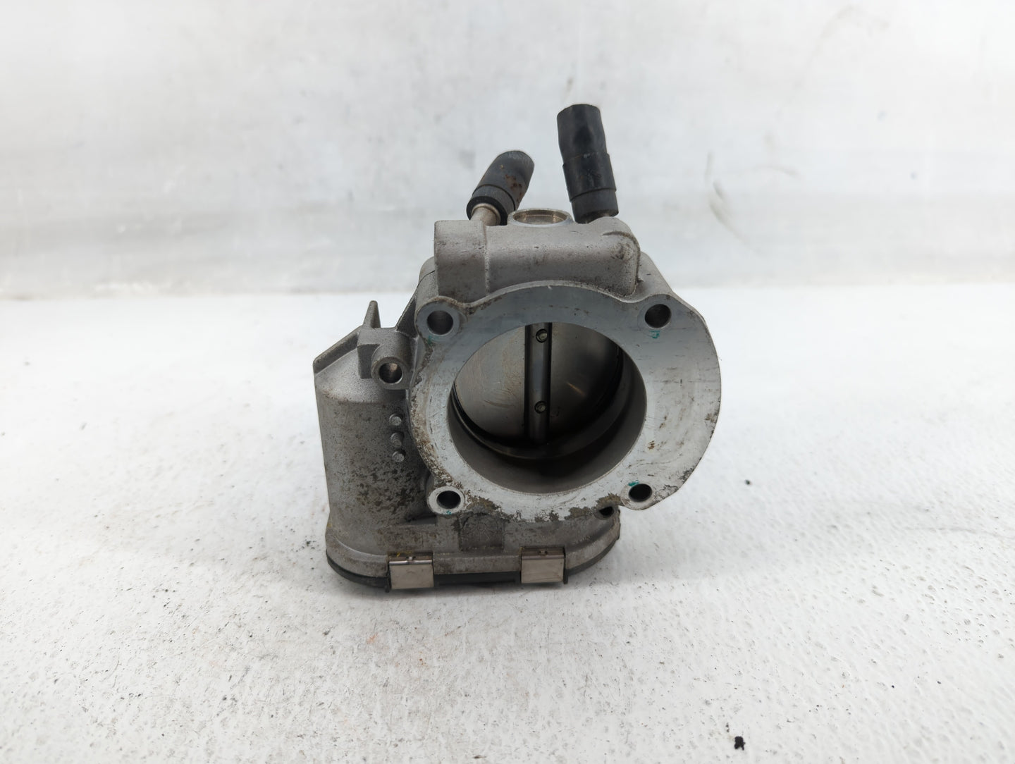 2011-2014 Hyundai Sonata Throttle Body P/N:35100-2G710 Fits Fits 2011 2012 2013 2014 2015 2016 OEM Used Auto Parts - Oemused