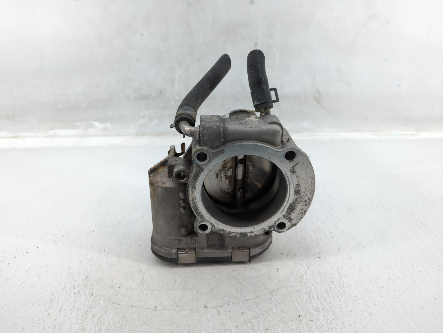 2011-2014 Hyundai Sonata Throttle Body P/N:35100-2G700 Fits Fits 2011 2012 2013 2014 2015 2016 OEM Used Auto Parts - Oemused