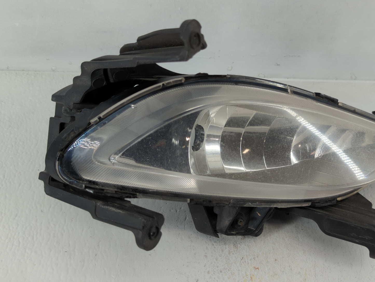 2011-2014 Hyundai Sonata Tail Light Assembly Passenger Right OEM P/N:92202-3QXXX Fits Fits 2011 2012 2013 2014 OEM Used Auto