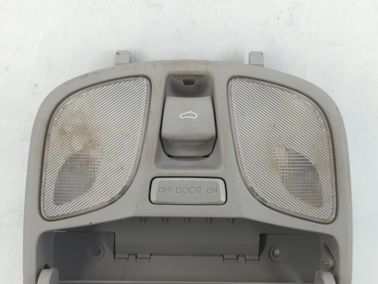 2011-2013 Hyundai Sonata Overhead Roof Console 585831 - Oemusedautoparts1.com