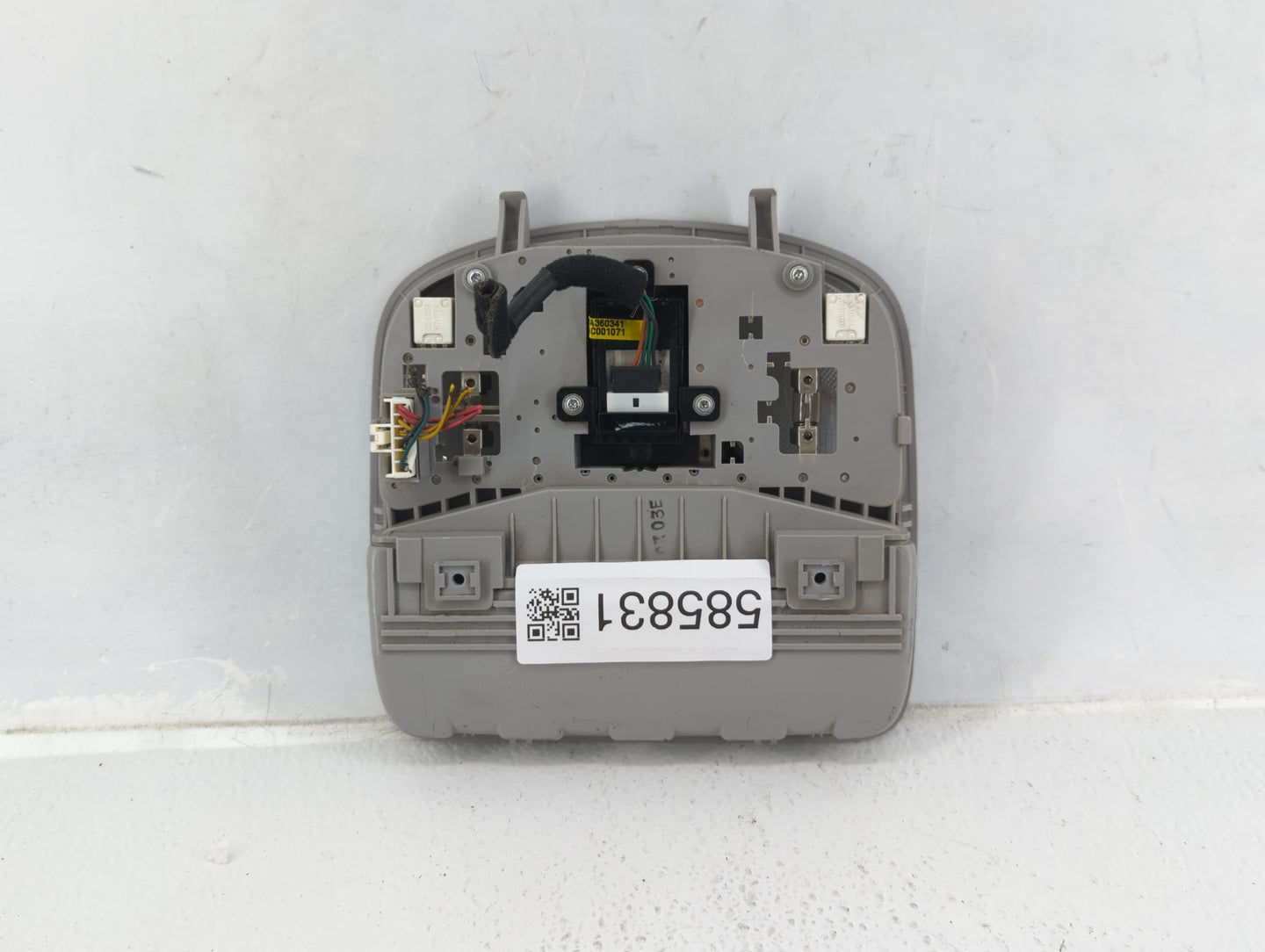 2011-2013 Hyundai Sonata Overhead Roof Console 585831 - Oemusedautoparts1.com