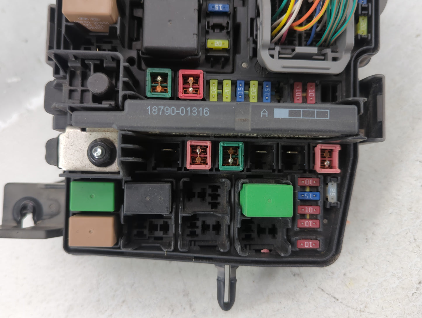 2011-2014 Hyundai Sonata Fusebox Fuse Box Panel Relay Module P/N:91950-3S711 Fits Fits 2011 2012 2013 2014 OEM Used Auto Par