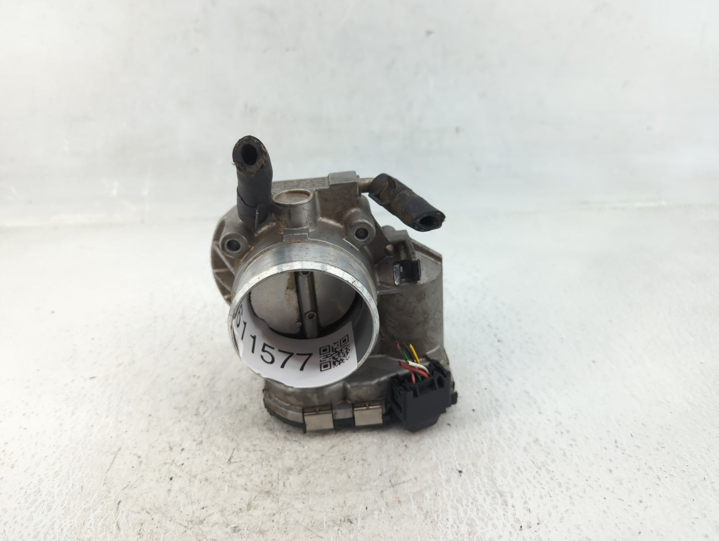 2011-2015 Hyundai Sonata Throttle Body P/N:35100-2G800 Fits Fits 2011 2012 2013 2014 2015 2016 OEM Used Auto Parts - Oemused