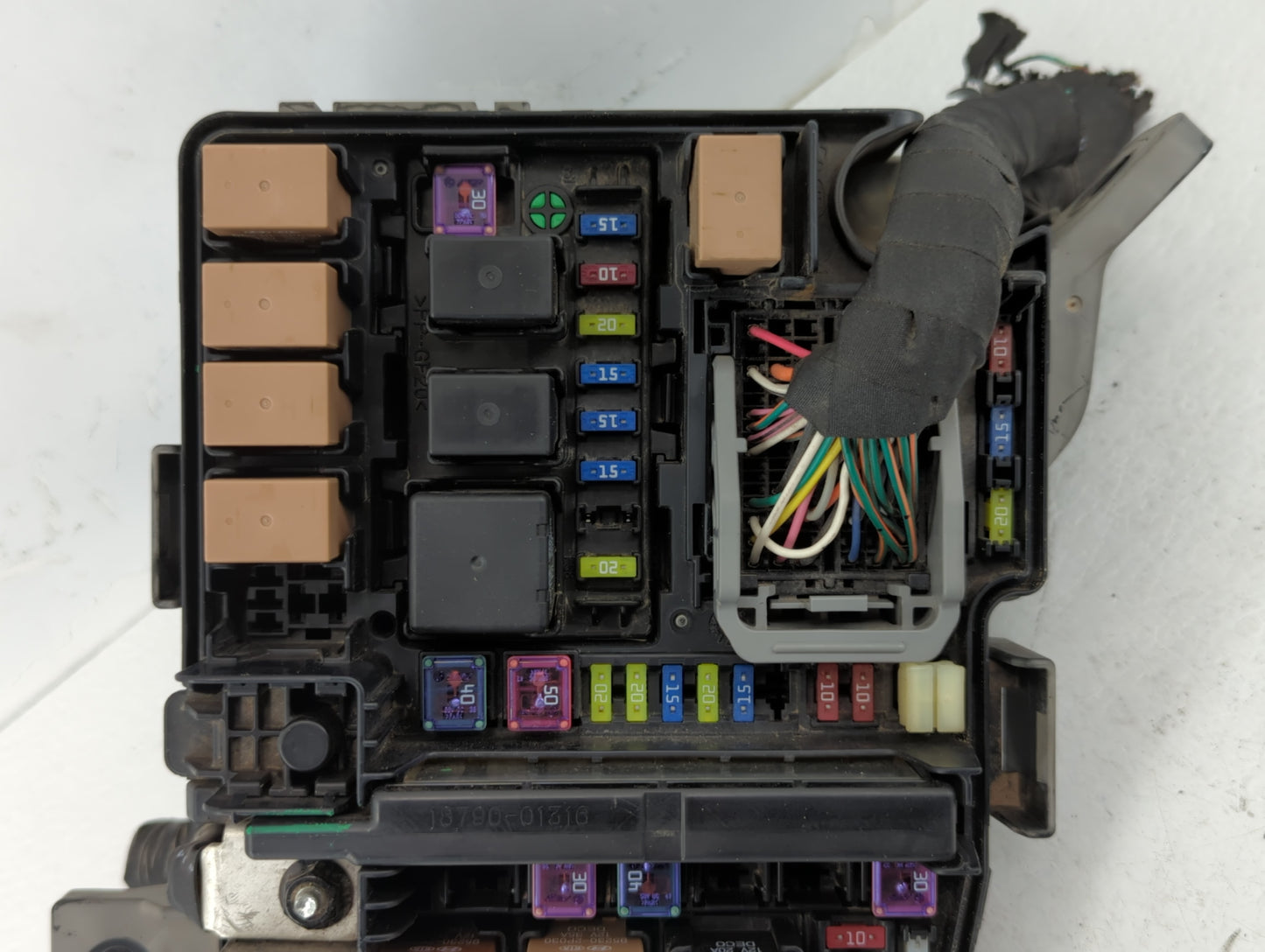 2011-2014 Hyundai Sonata Fusebox Fuse Box Panel Relay Module P/N:91950-3S711 VS917503Q070YC Fits Fits 2011 2012 2013 2014 OE