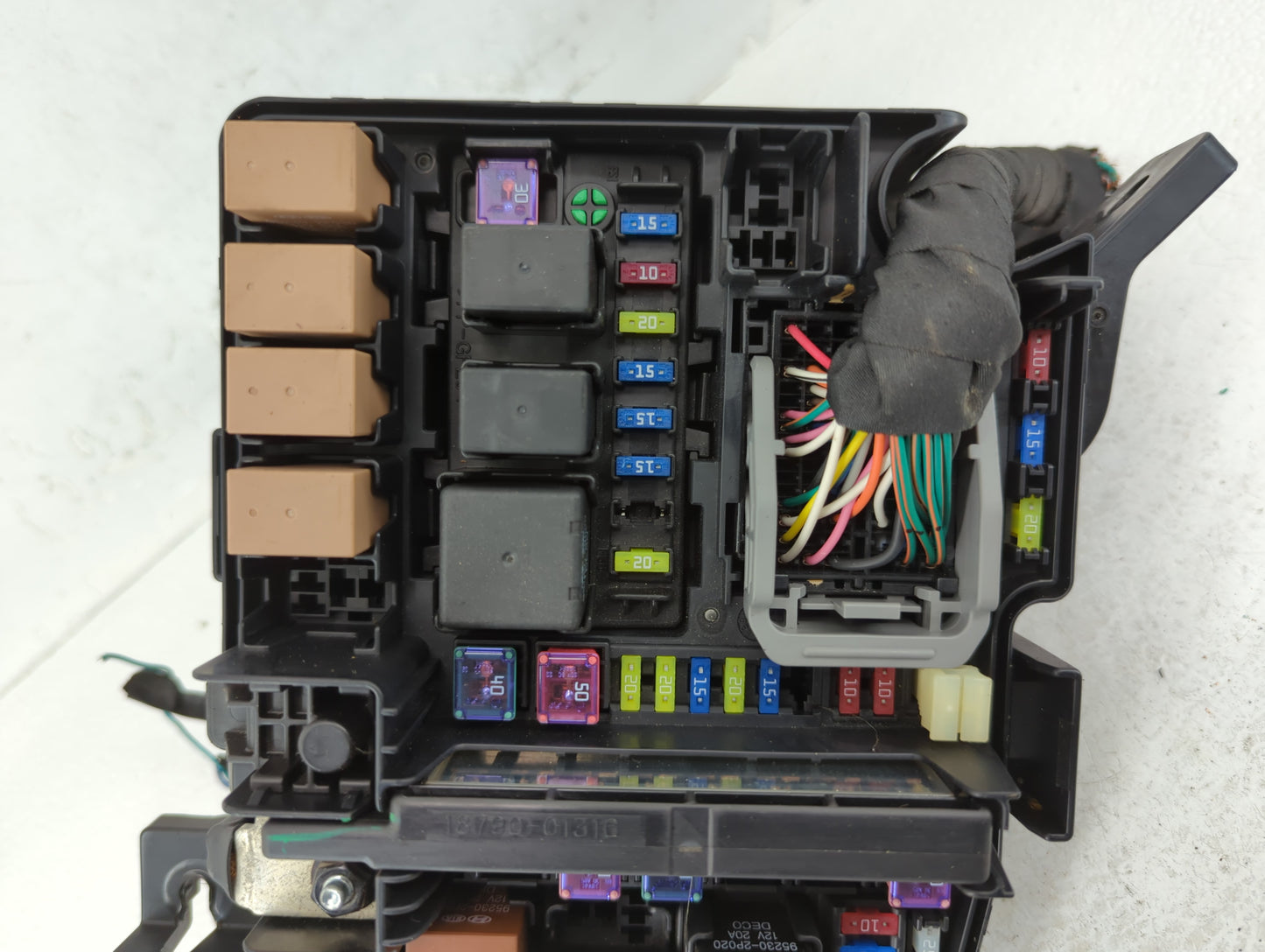 2011-2014 Hyundai Sonata Fusebox Fuse Box Panel Relay Module P/N:91950-3S711 Fits Fits 2011 2012 2013 2014 OEM Used Auto Par