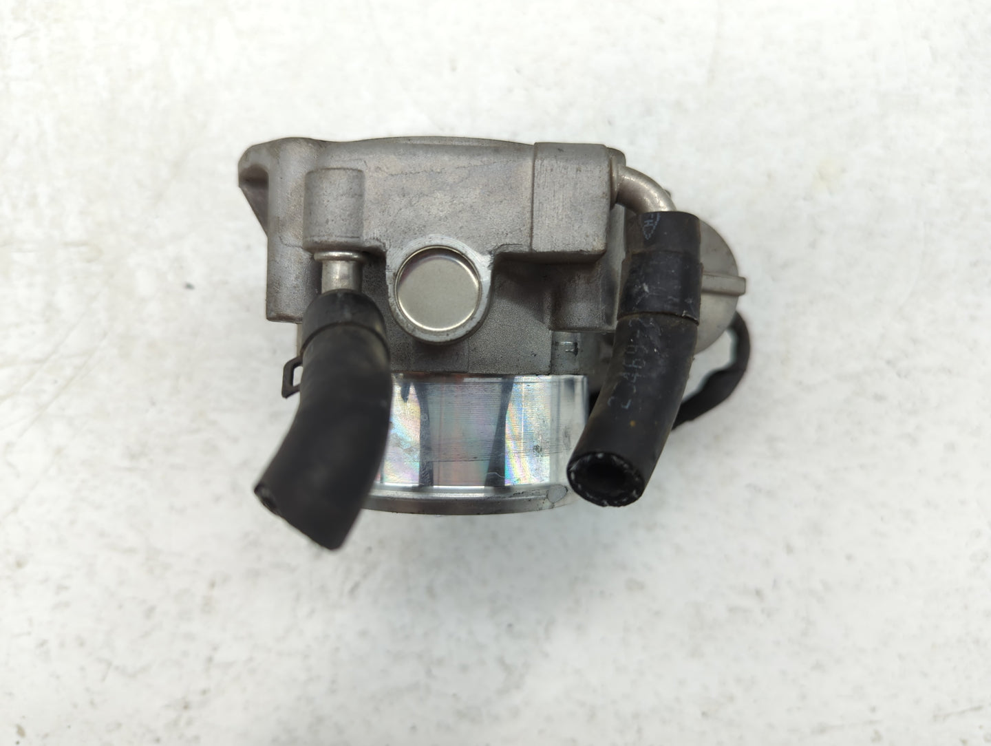 2011-2014 Hyundai Sonata Throttle Body P/N:35100-2G700 Fits Fits 2011 2012 2013 2014 2015 2016 OEM Used Auto Parts - Oemused