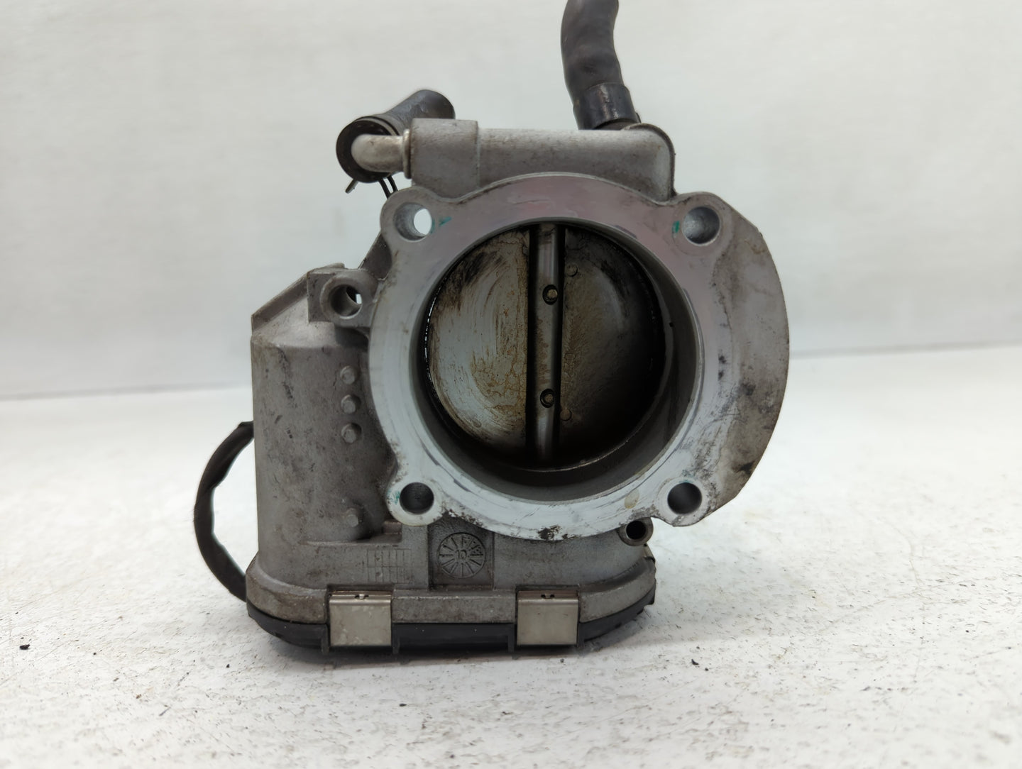 2011-2014 Hyundai Sonata Throttle Body P/N:35100-2G700 Fits Fits 2011 2012 2013 2014 2015 2016 OEM Used Auto Parts - Oemused