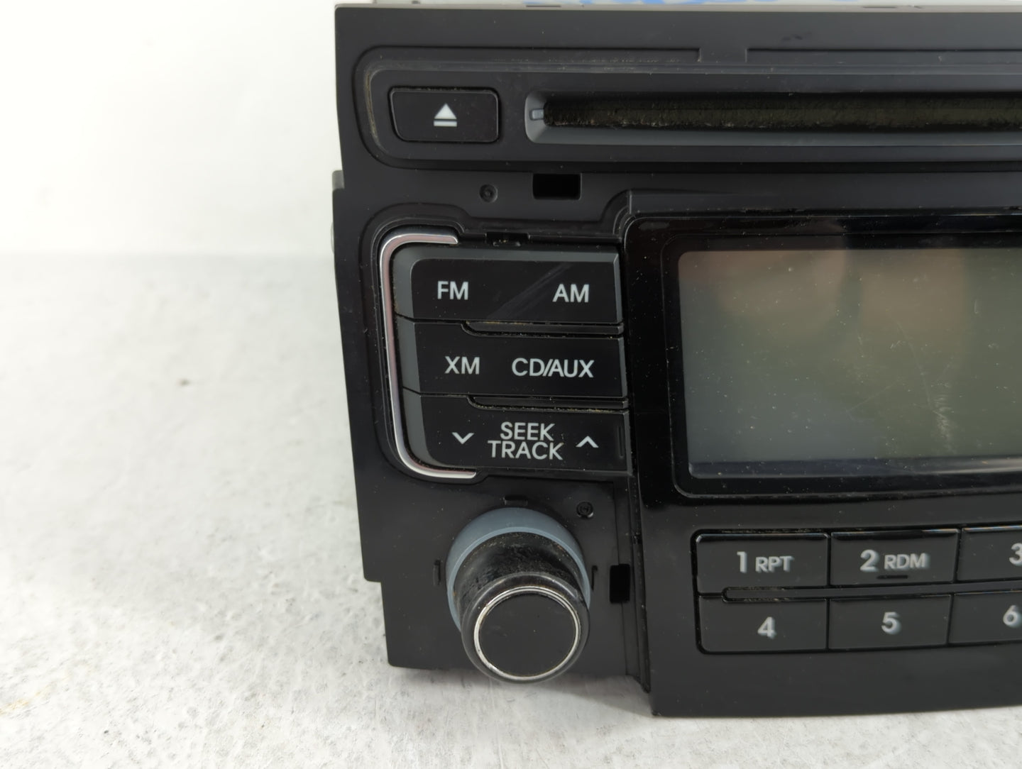2011-2011 Hyundai Sonata Am Fm Cd Player Radio Receiver - Oemusedautoparts1.com
