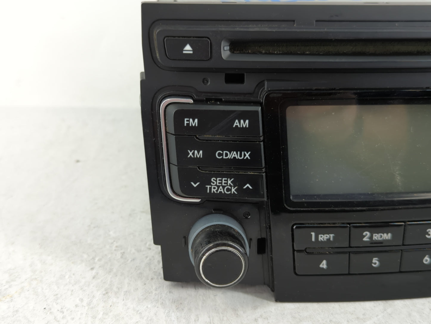 2011-2011 Hyundai Sonata Am Fm Cd Player Radio Receiver - Oemusedautoparts1.com
