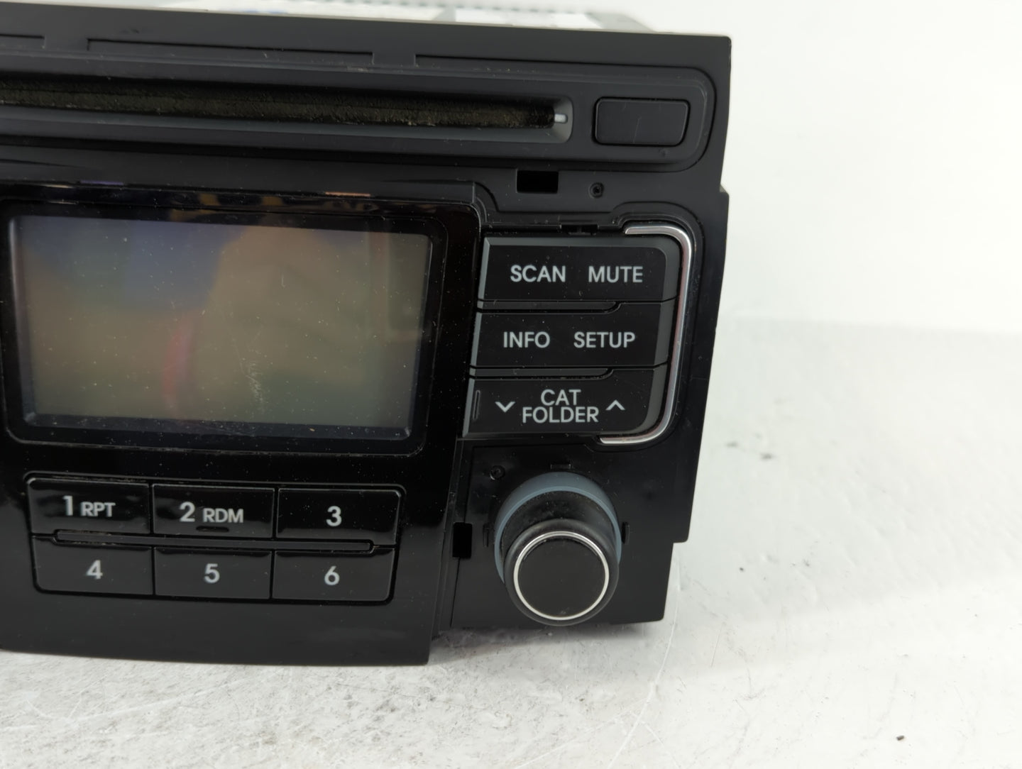2011-2011 Hyundai Sonata Am Fm Cd Player Radio Receiver - Oemusedautoparts1.com
