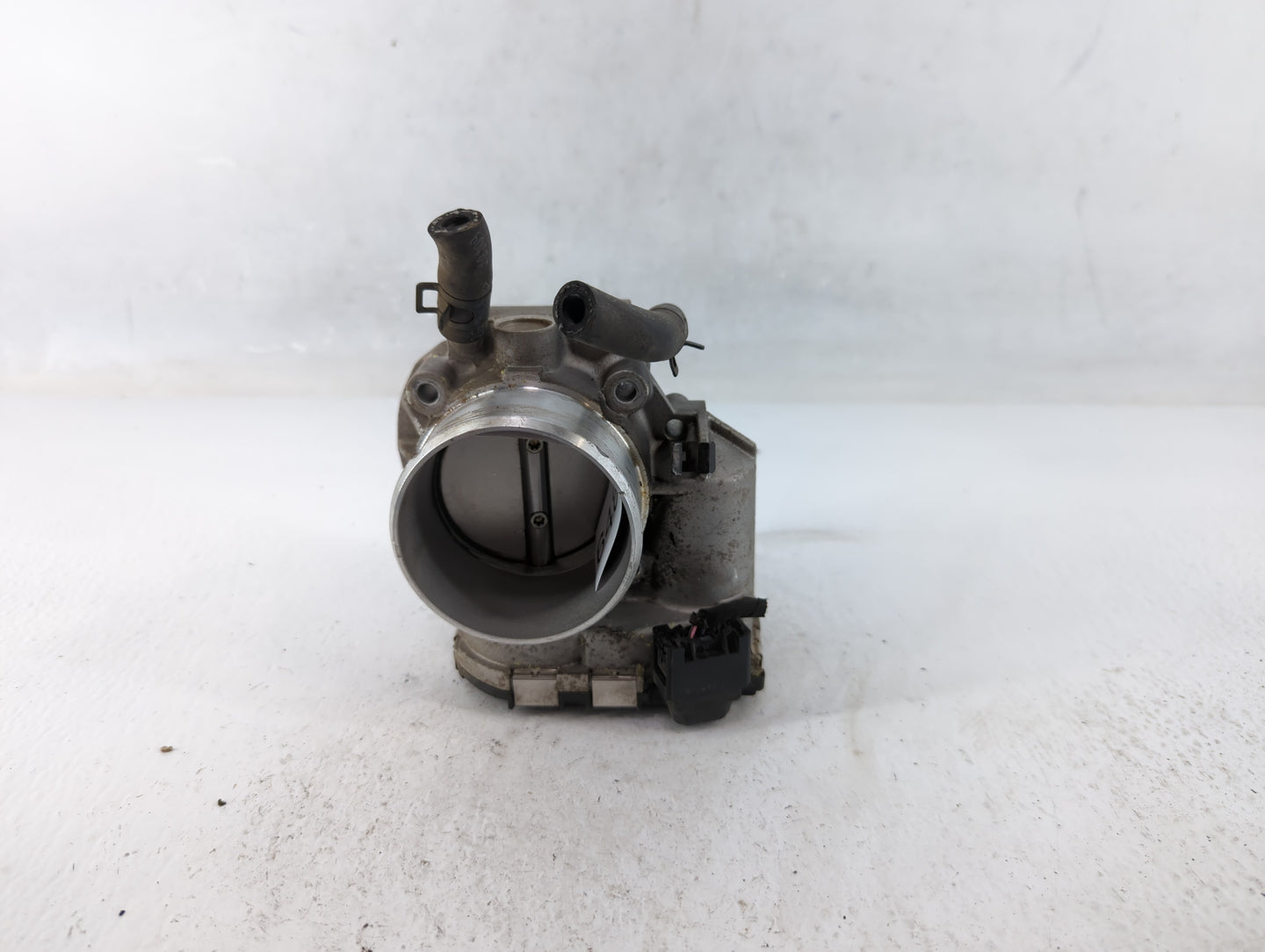 2011-2014 Hyundai Sonata Throttle Body P/N:35100-26 700 Fits Fits 2011 2012 2013 2014 2015 2016 OEM Used Auto Parts - Oemuse