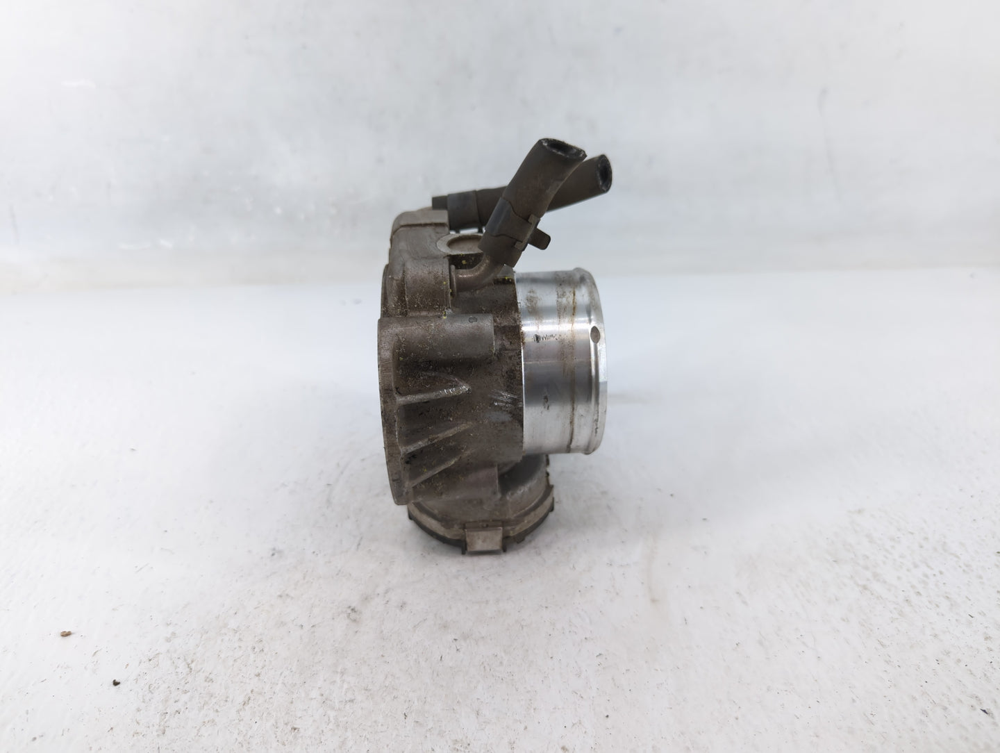 2011-2014 Hyundai Sonata Throttle Body P/N:35100-26 700 Fits Fits 2011 2012 2013 2014 2015 2016 OEM Used Auto Parts - Oemuse