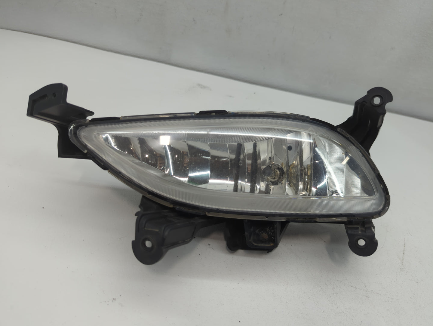 2011-2014 Hyundai Sonata Tail Light Assembly Driver Left OEM P/N:92201-8QXXX Fits Fits 2011 2012 2013 2014 OEM Used Auto Par