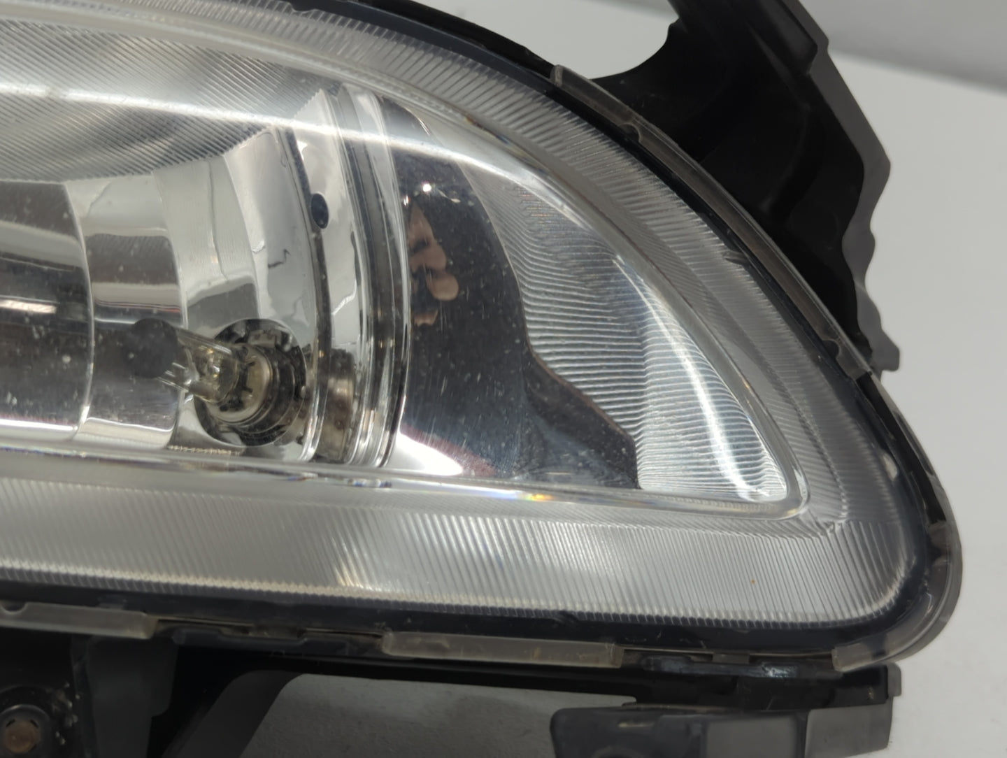 2011-2014 Hyundai Sonata Tail Light Assembly Driver Left OEM P/N:92201-8QXXX Fits Fits 2011 2012 2013 2014 OEM Used Auto Par