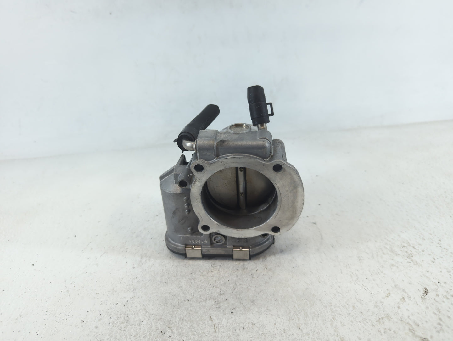 2011-2014 Hyundai Sonata Throttle Body P/N:35100-2G700 Fits Fits 2011 2012 2013 2014 2015 2016 OEM Used Auto Parts - Oemused