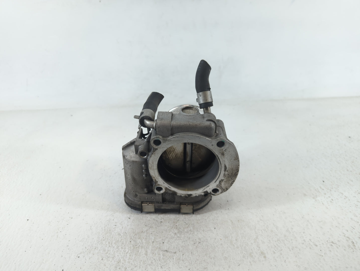 2011-2014 Hyundai Sonata Throttle Body P/N:35100-2G700 Fits Fits 2011 2012 2013 2014 2015 2016 OEM Used Auto Parts - Oemused