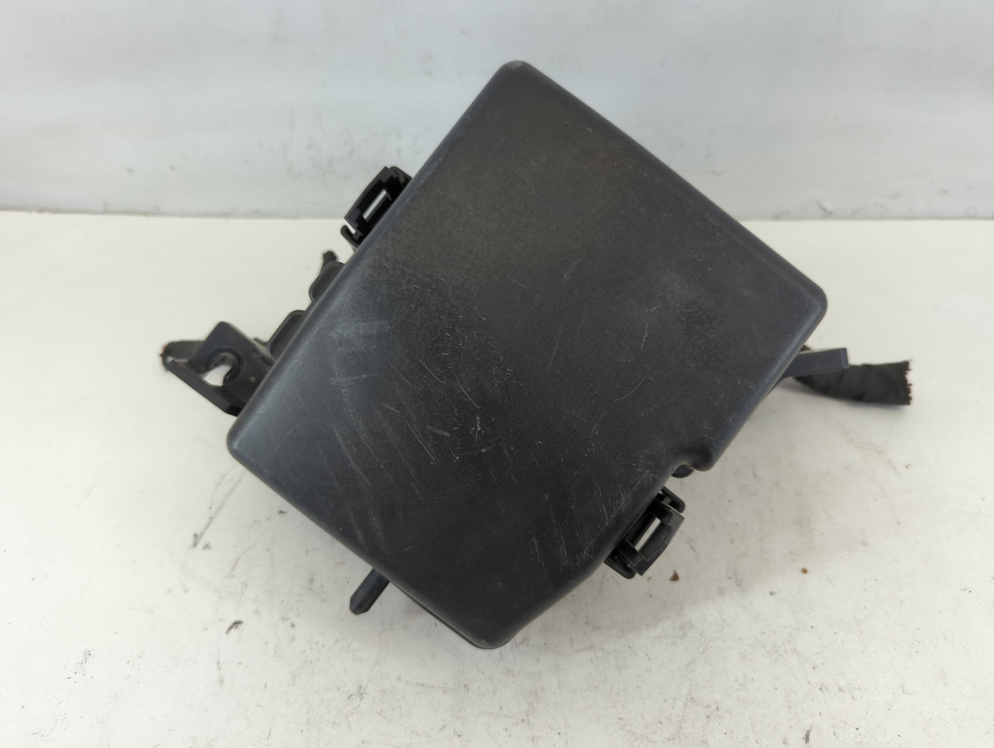 2011-2014 Hyundai Sonata Fusebox Fuse Box Panel Relay Module P/N:91950-3S711 Fits Fits 2011 2012 2013 2014 OEM Used Auto Par