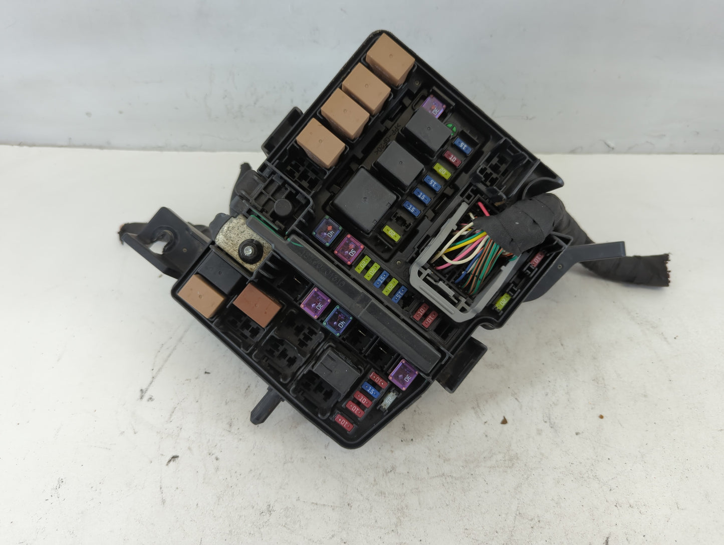 2011-2014 Hyundai Sonata Fusebox Fuse Box Panel Relay Module P/N:91950-3S711 Fits Fits 2011 2012 2013 2014 OEM Used Auto Par