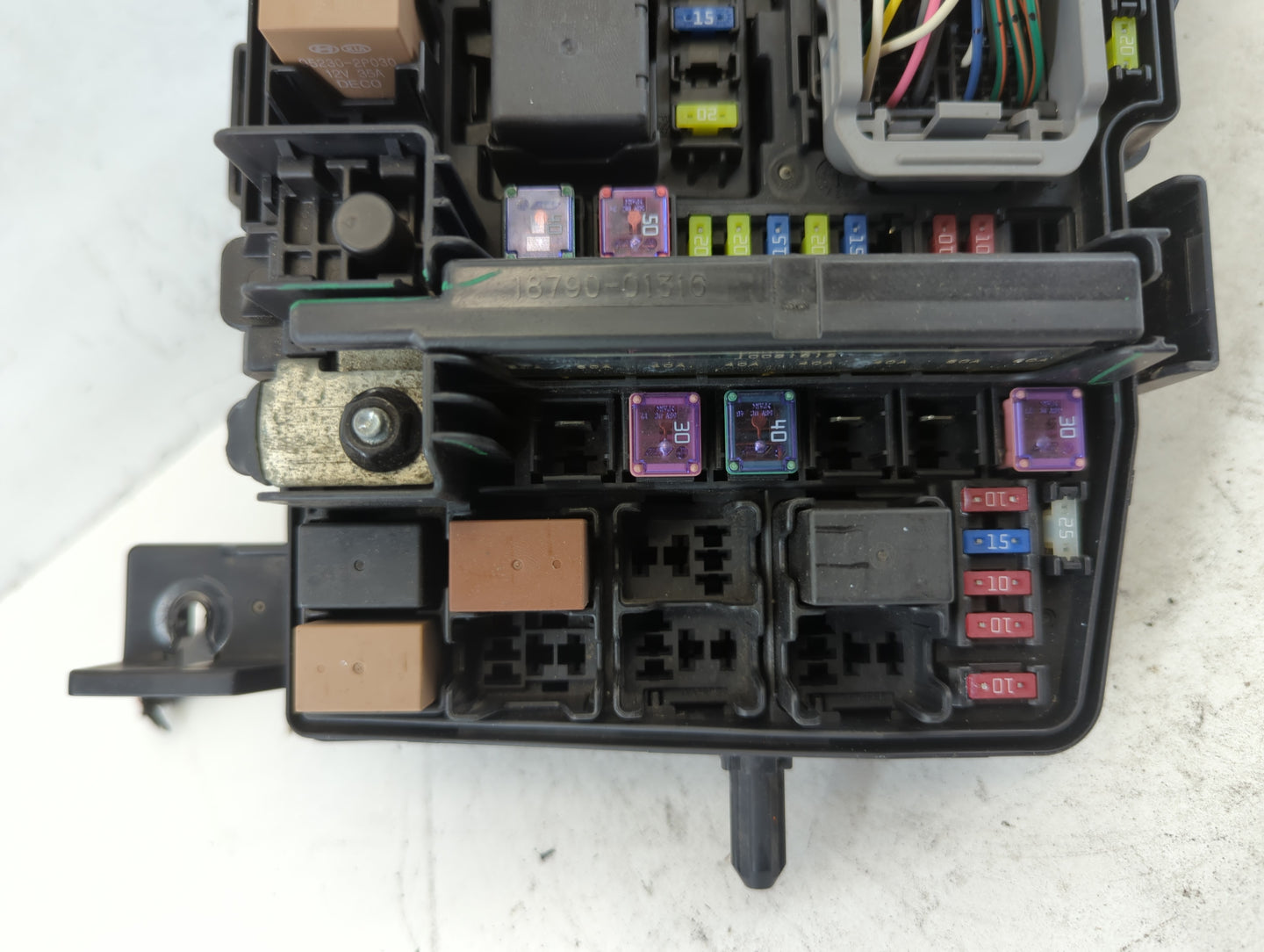 2011-2014 Hyundai Sonata Fusebox Fuse Box Panel Relay Module P/N:91950-3S711 Fits Fits 2011 2012 2013 2014 OEM Used Auto Par