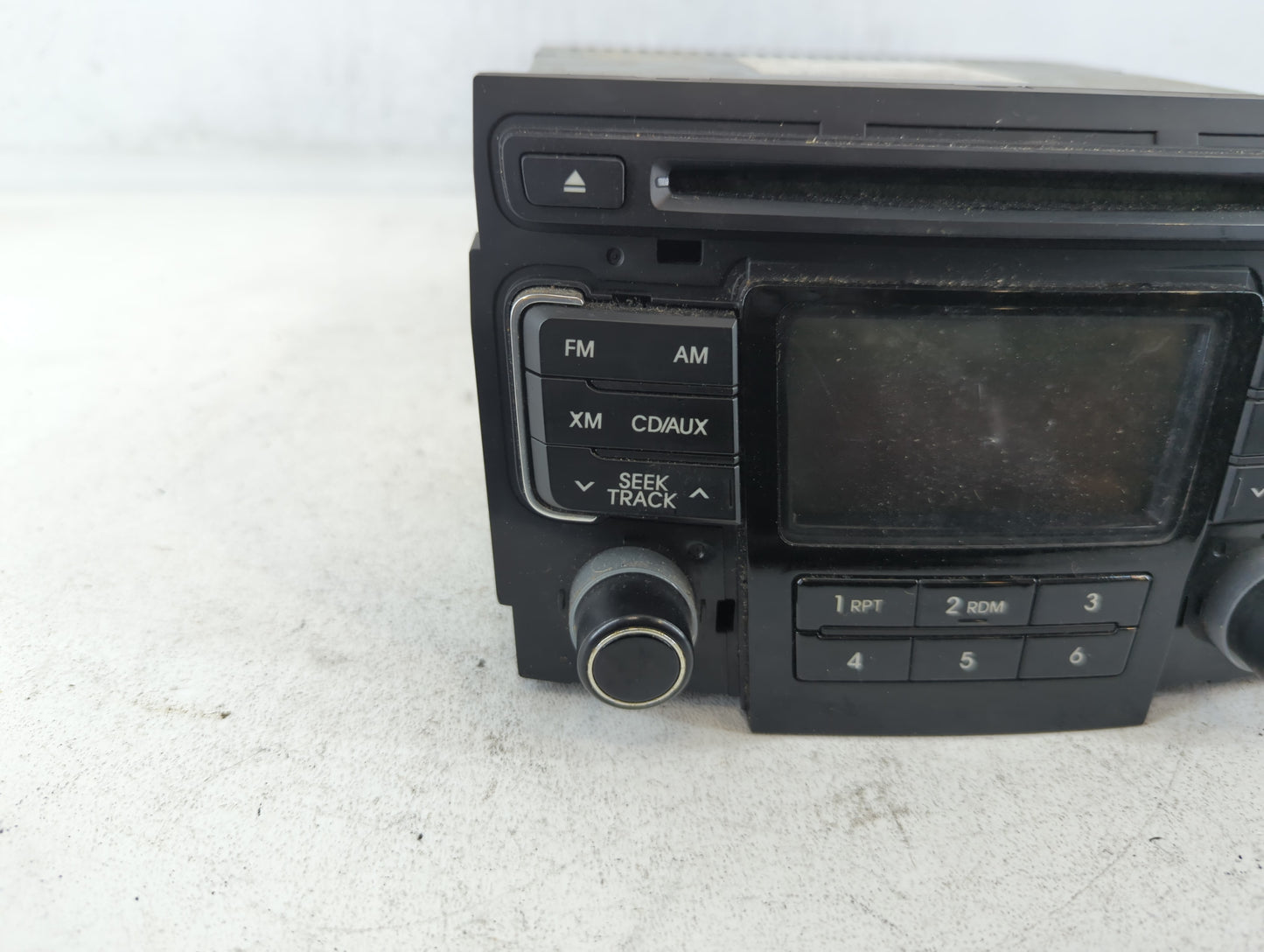 2011-2011 Hyundai Sonata Am Fm Cd Player Radio Receiver - Oemusedautoparts1.com