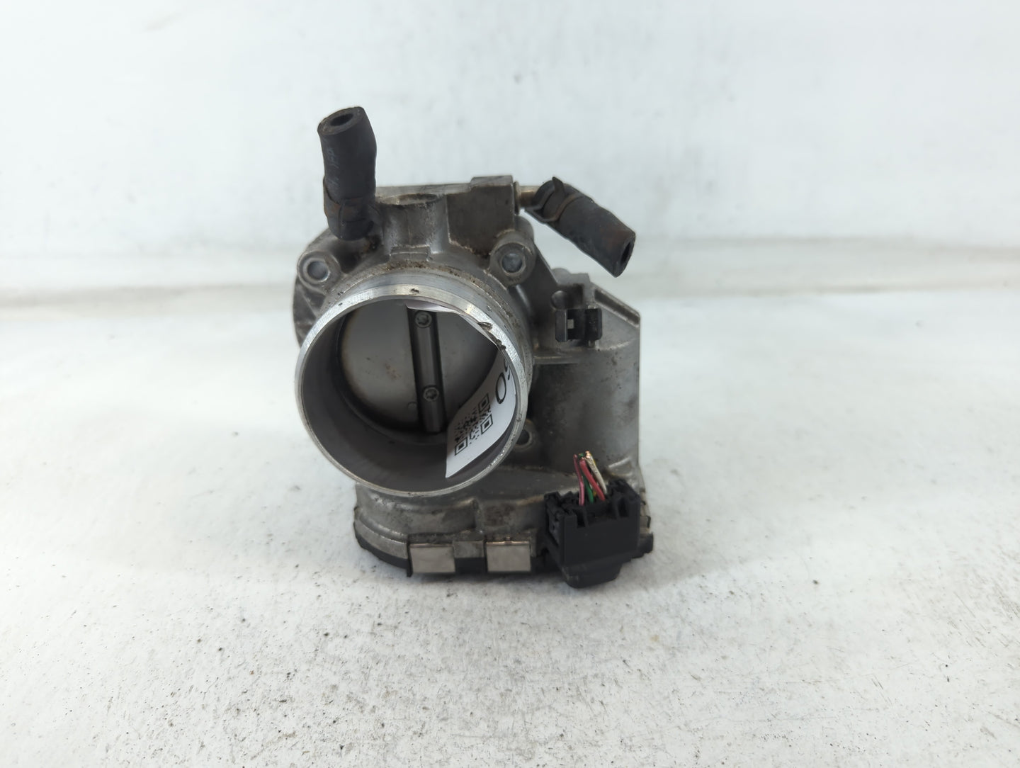 2011-2015 Hyundai Sonata Throttle Body P/N:35100-2G800 Fits Fits 2011 2012 2013 2014 2015 2016 OEM Used Auto Parts - Oemused