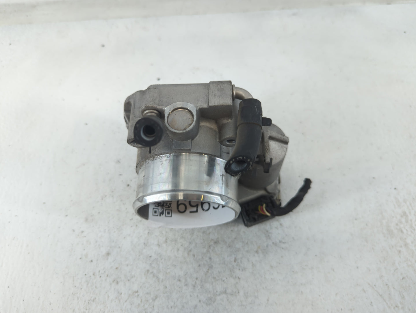 2011-2014 Hyundai Sonata Throttle Body P/N:35100-2G700 Fits Fits 2011 2012 2013 2014 2015 2016 OEM Used Auto Parts - Oemused