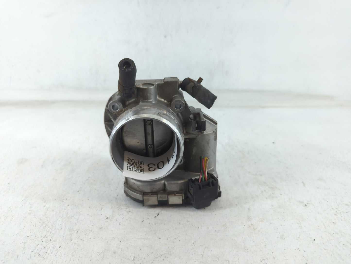 2011-2015 Hyundai Sonata Throttle Body P/N:35100-2G800 Fits Fits 2011 2012 2013 2014 2015 2016 OEM Used Auto Parts - Oemused