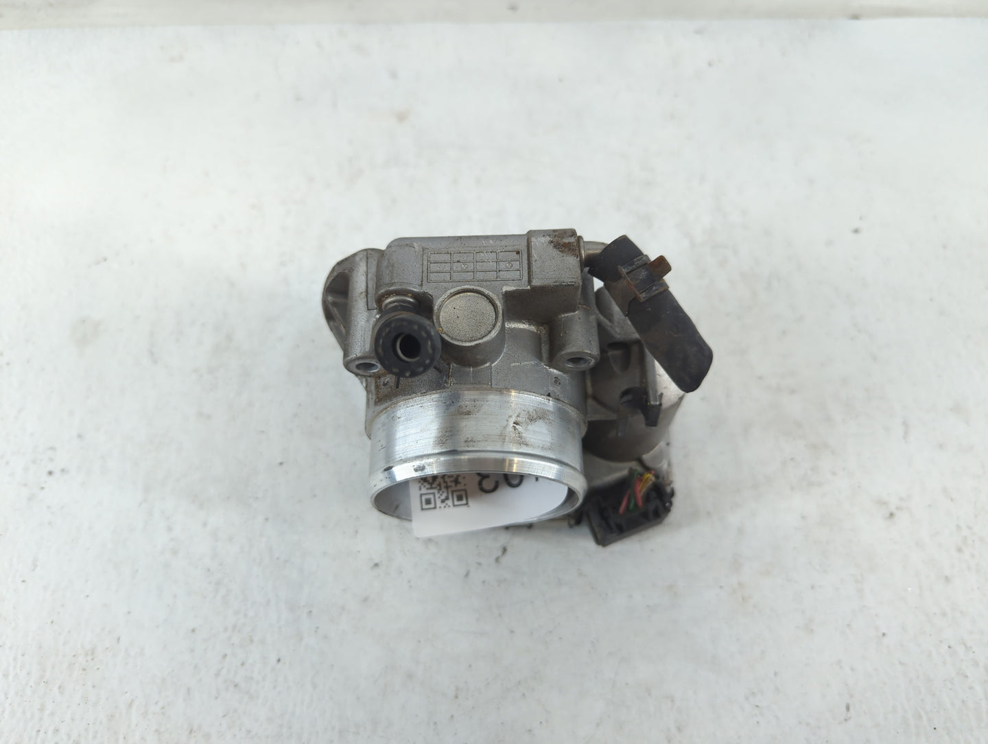 2011-2015 Hyundai Sonata Throttle Body P/N:35100-2G800 Fits Fits 2011 2012 2013 2014 2015 2016 OEM Used Auto Parts - Oemused