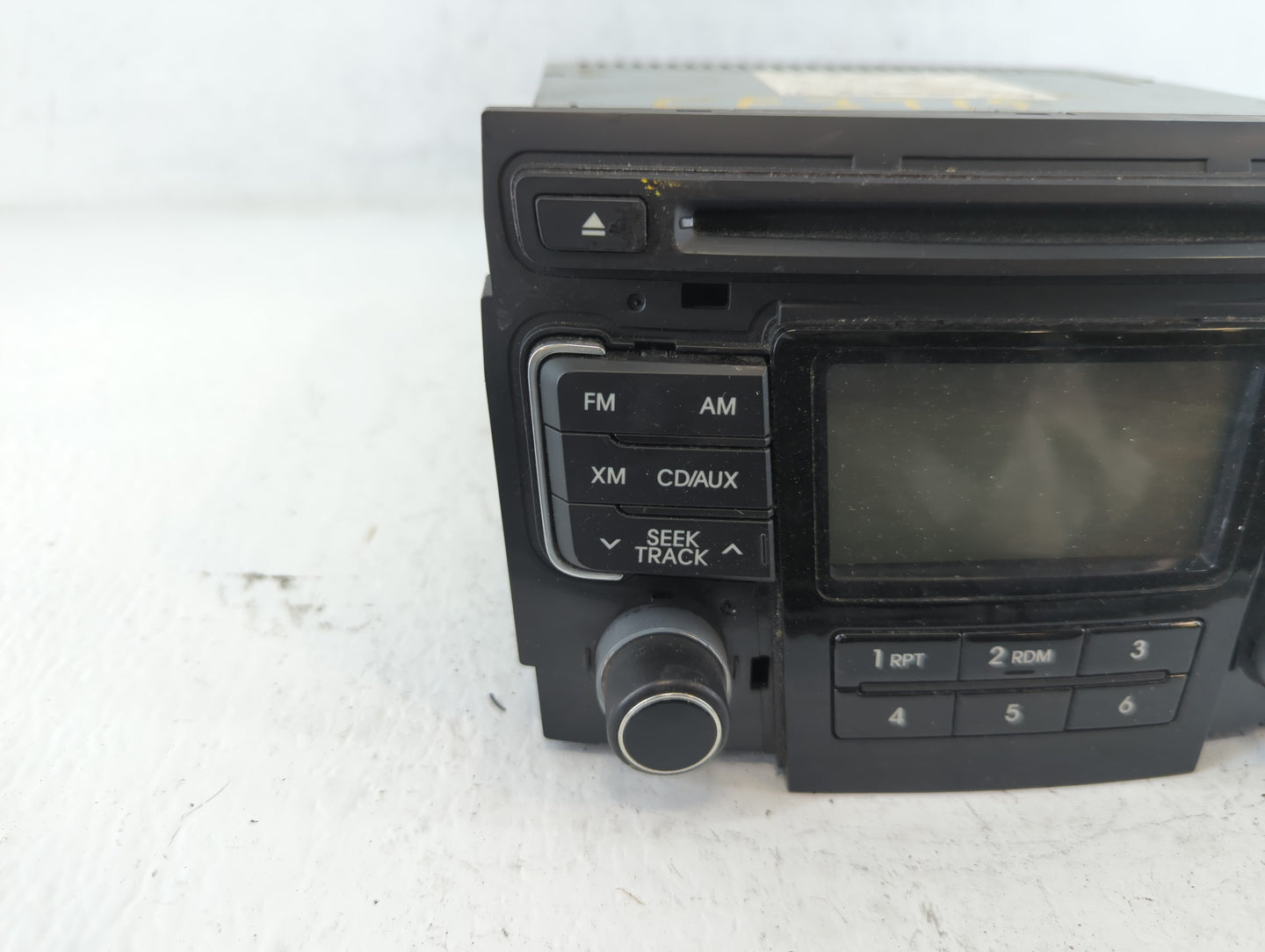 2011-2011 Hyundai Sonata Am Fm Cd Player Radio Receiver - Oemusedautoparts1.com