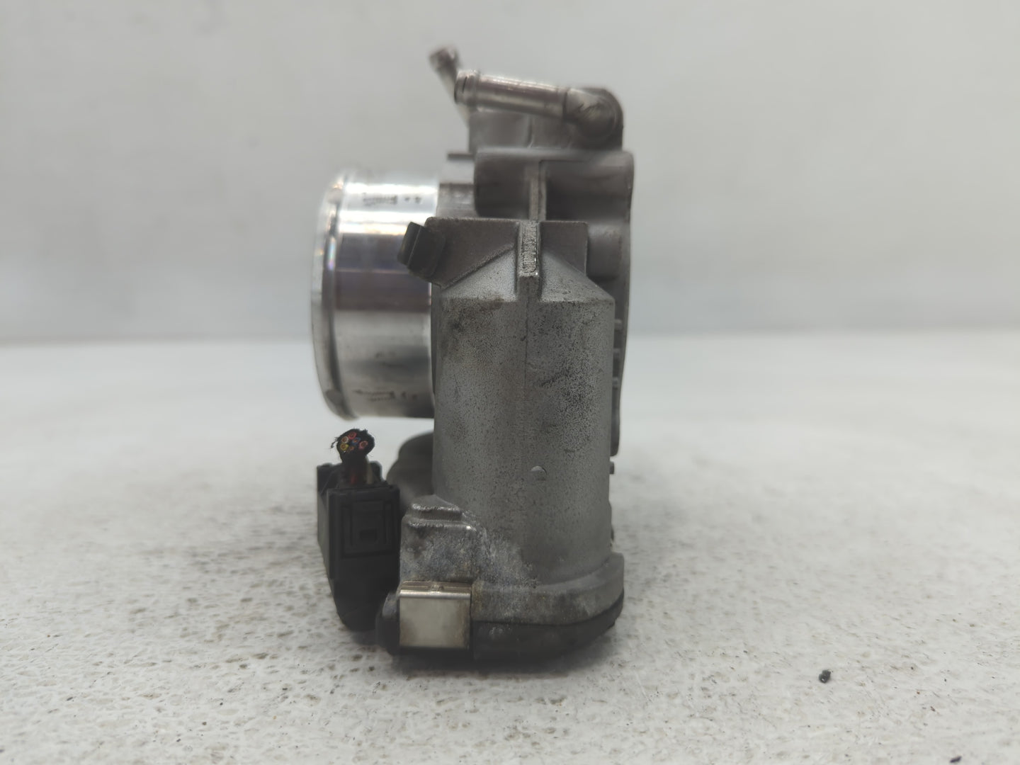 2011-2014 Hyundai Sonata Throttle Body P/N:90 4501 0001 35100-2G700 Fits Fits 2011 2012 2013 2014 2015 2016 OEM Used Auto Pa