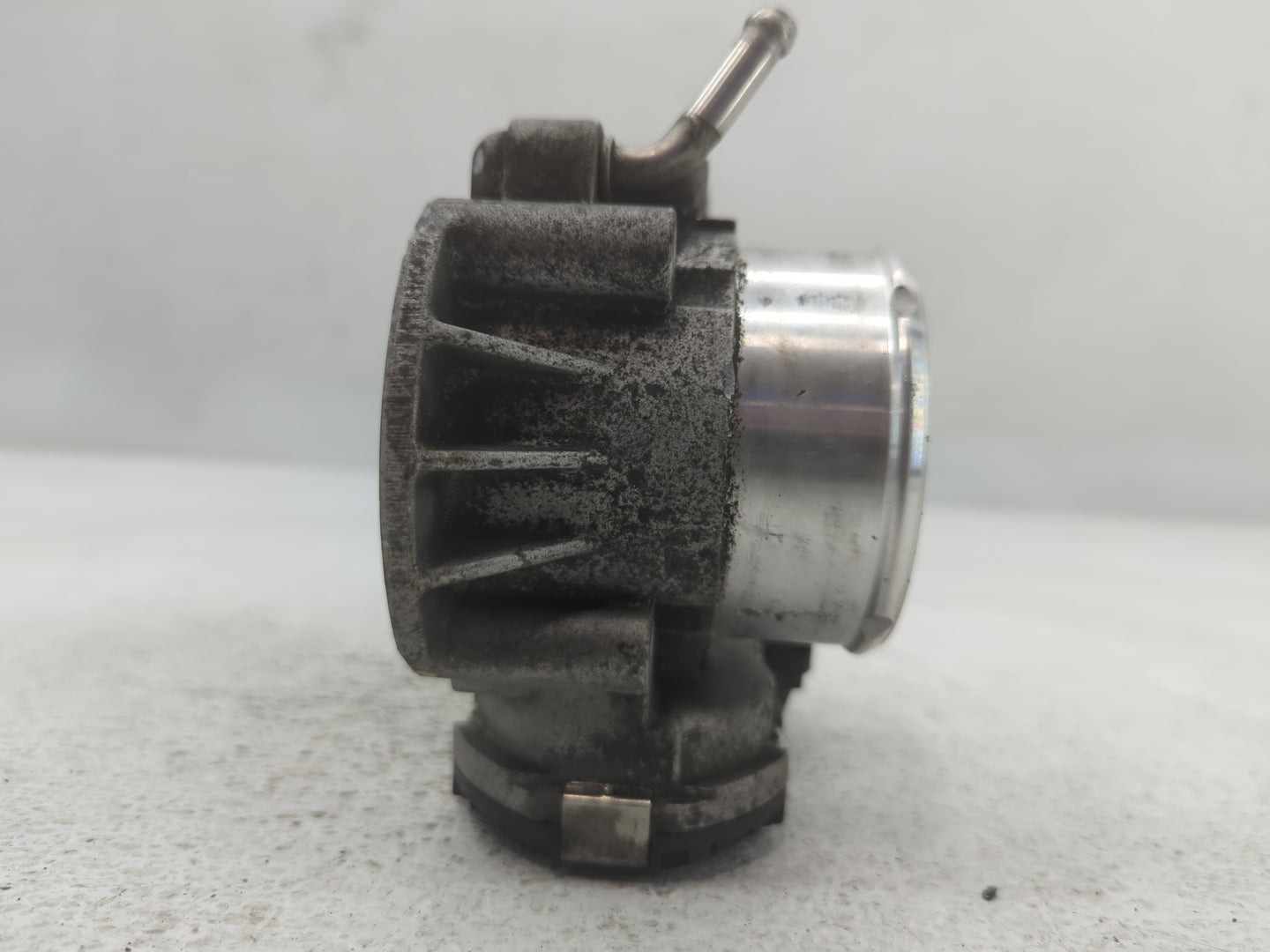 2011-2014 Hyundai Sonata Throttle Body P/N:90 4501 0001 35100-2G700 Fits Fits 2011 2012 2013 2014 2015 2016 OEM Used Auto Pa