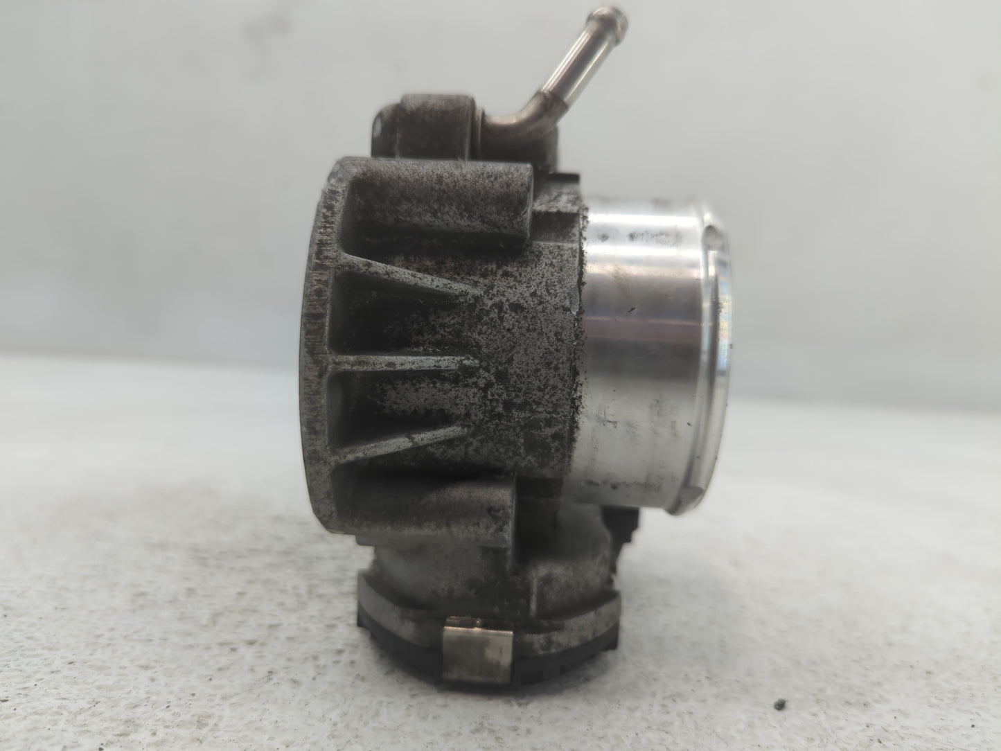 2011-2014 Hyundai Sonata Throttle Body P/N:90 4501 0001 35100-2G700 Fits Fits 2011 2012 2013 2014 2015 2016 OEM Used Auto Pa