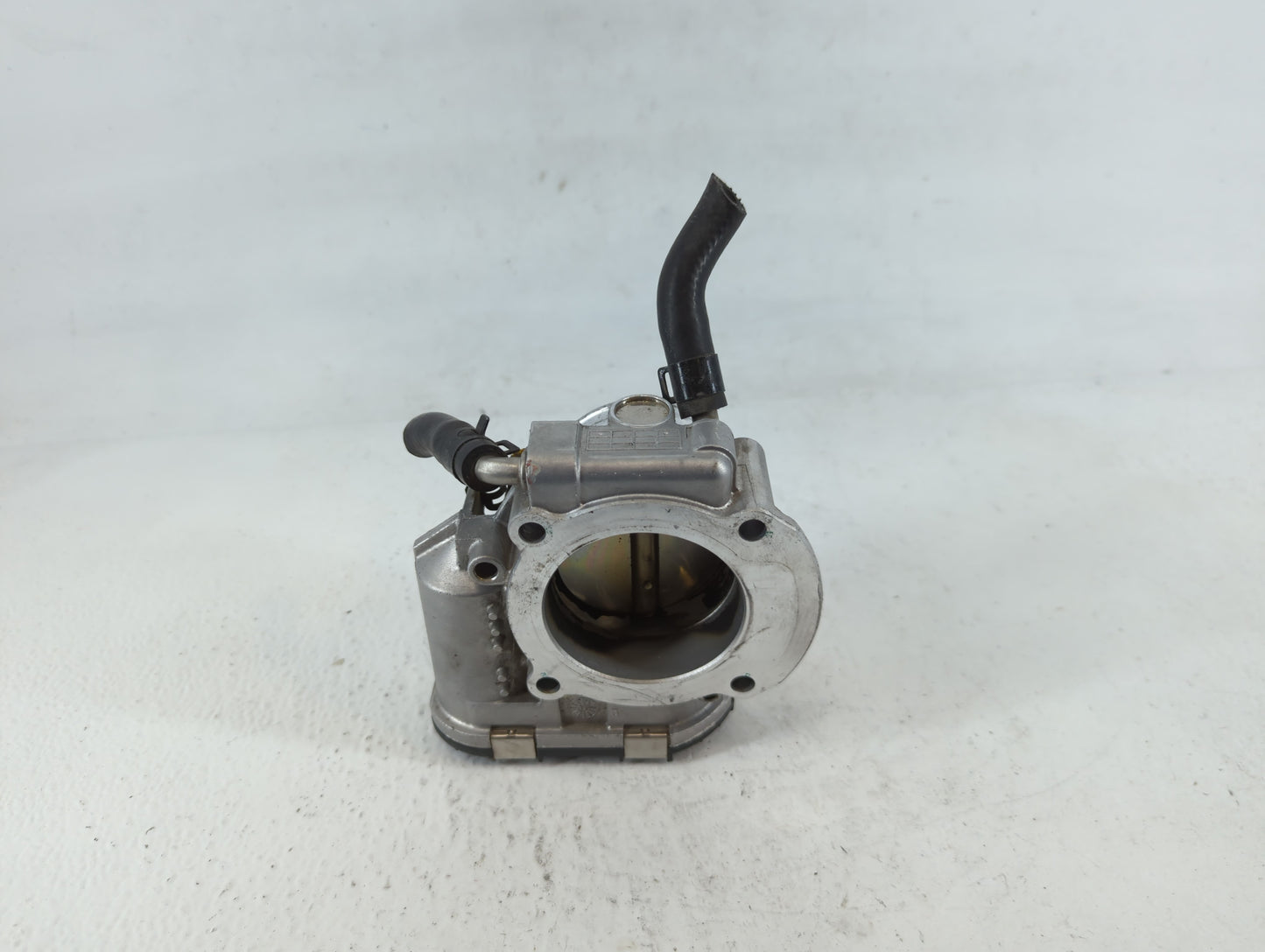 2011-2015 Hyundai Sonata Throttle Body P/N:35100-2G800 Fits Fits 2011 2012 2013 2014 2015 2016 OEM Used Auto Parts - Oemused