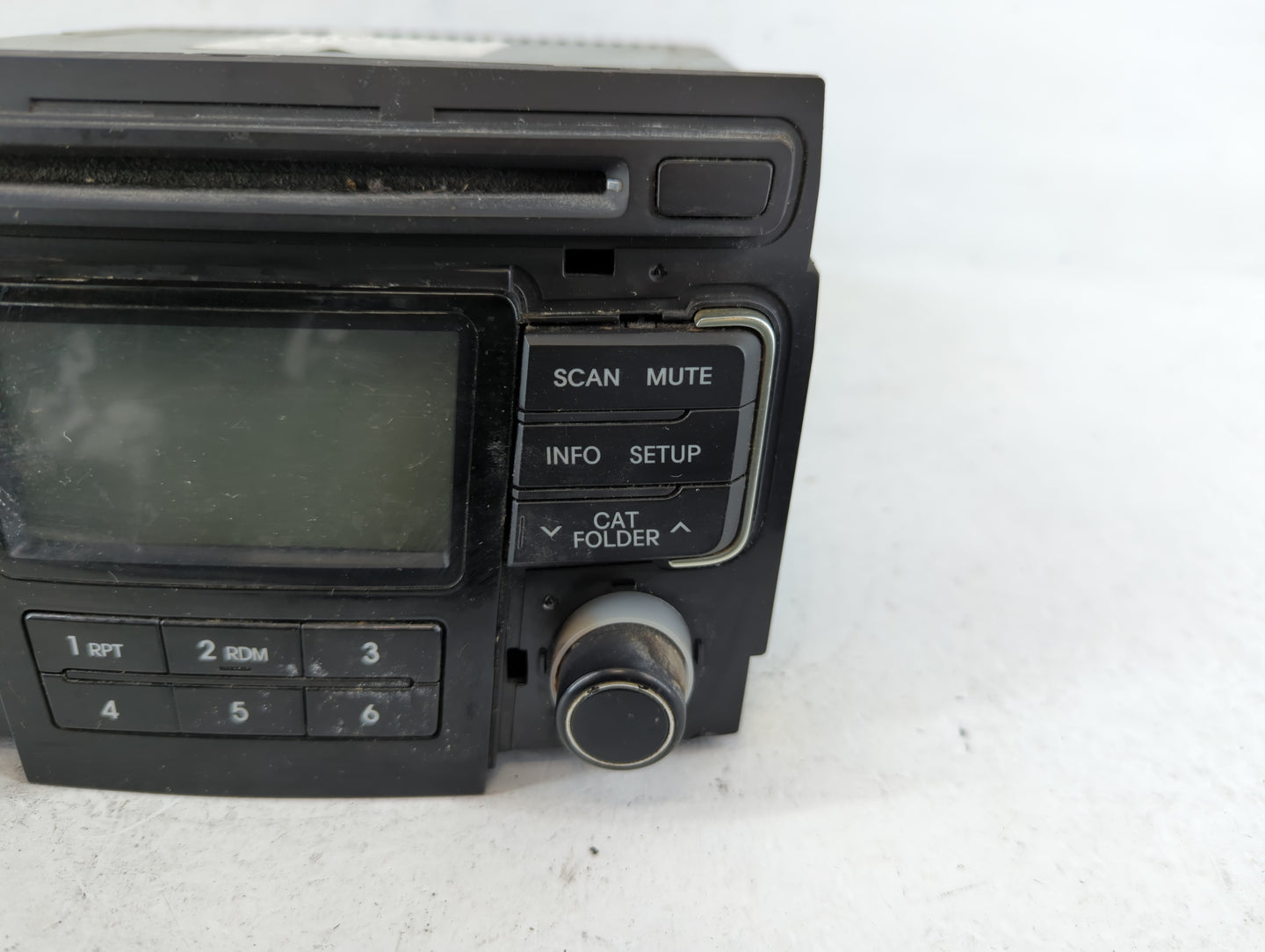 2011-2011 Hyundai Sonata Am Fm Cd Player Radio Receiver - Oemusedautoparts1.com