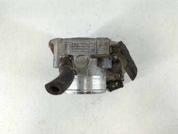 2011-2014 Hyundai Sonata Throttle Body P/N:35100-2G800 Fits Fits 2011 2012 2013 2014 2015 2016 OEM Used Auto Parts