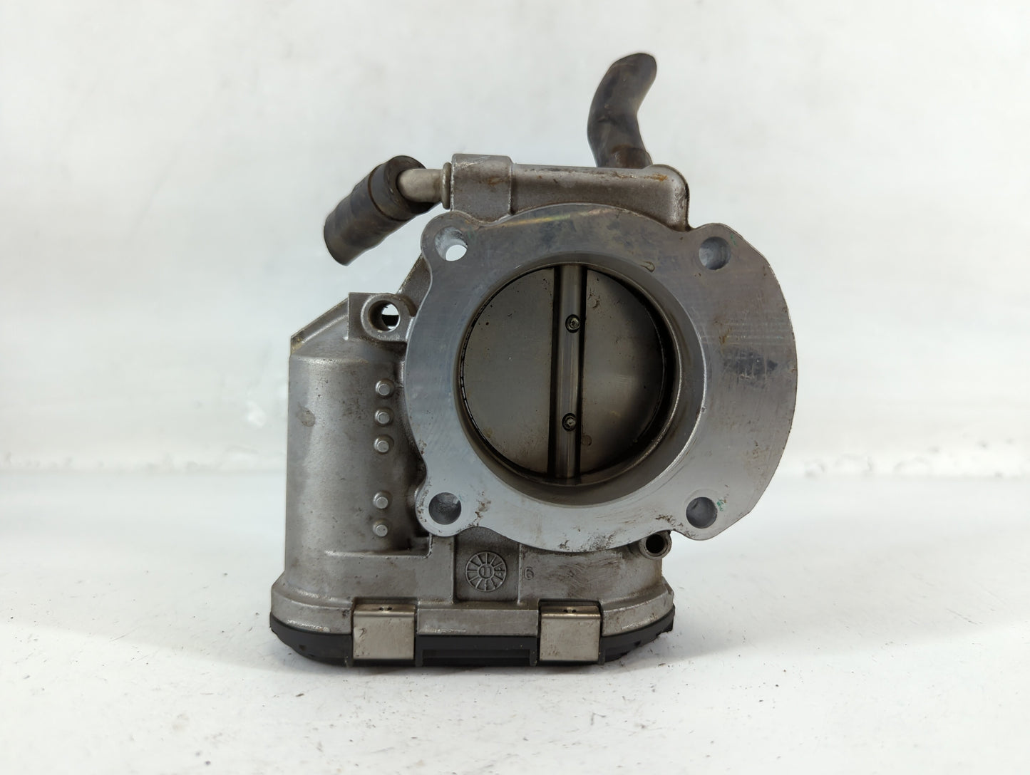 2011-2014 Hyundai Sonata Throttle Body P/N:35100-2G800 Fits Fits 2011 2012 2013 2014 2015 2016 OEM Used Auto Parts - Oemused