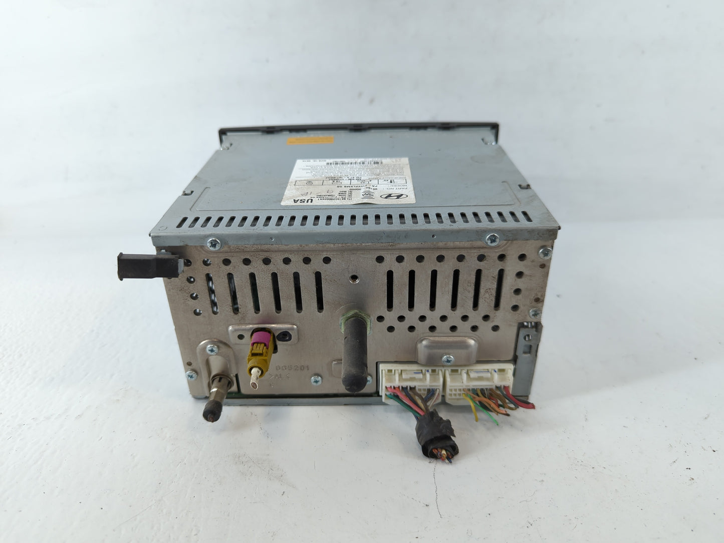 2011-2011 Hyundai Sonata Am Fm Cd Player Radio Receiver - Oemusedautoparts1.com