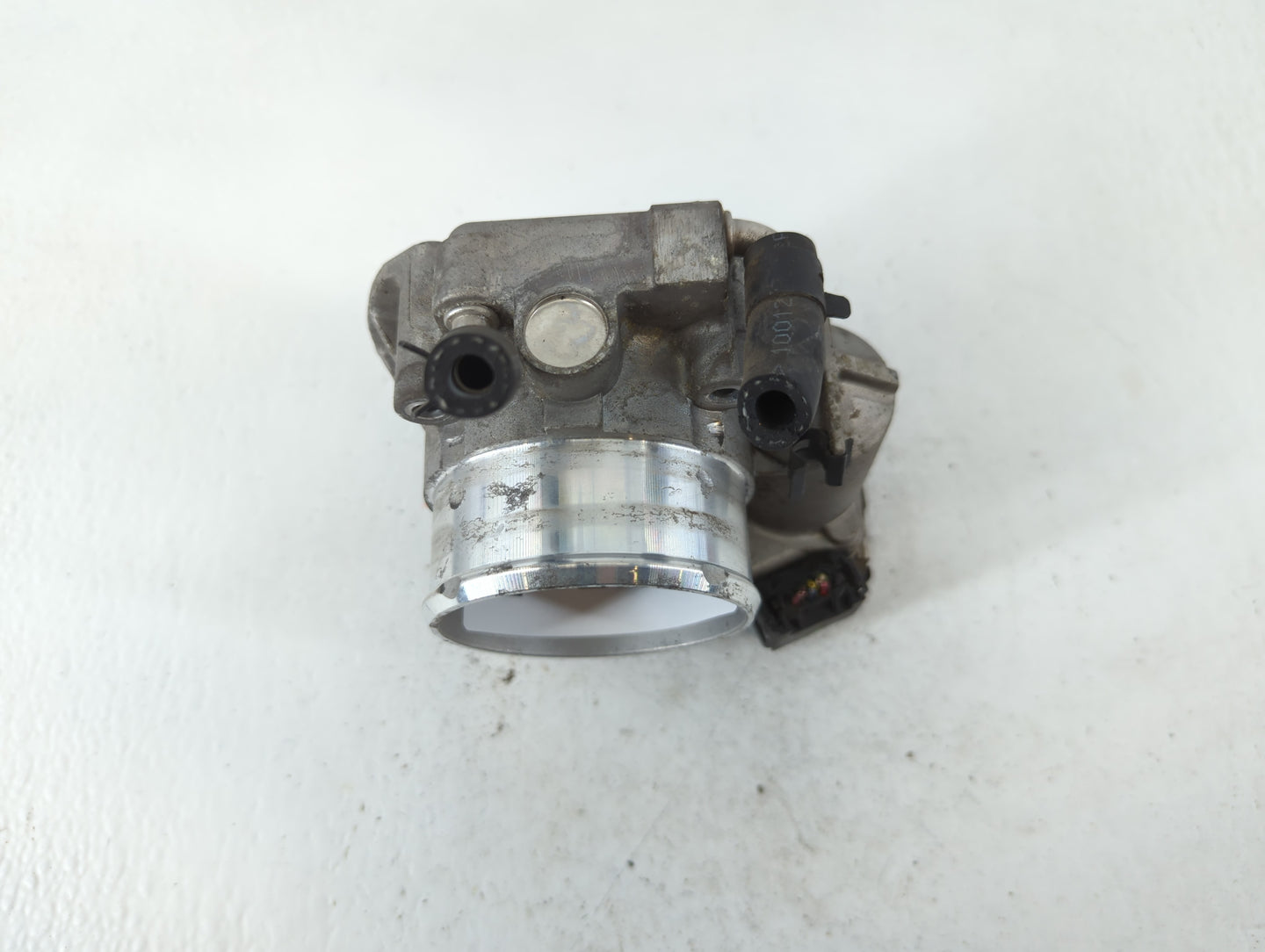 2011-2014 Hyundai Sonata Throttle Body P/N:35100-2G700 Fits Fits 2011 2012 2013 2014 2015 2016 OEM Used Auto Parts - Oemused