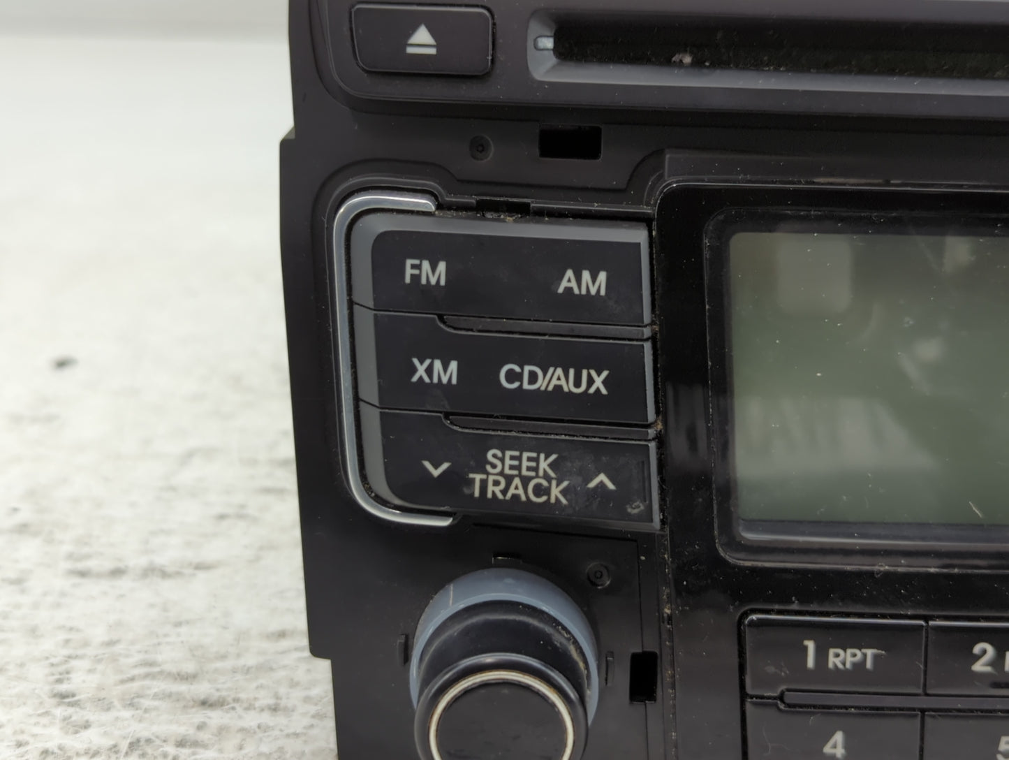 2011-2011 Hyundai Sonata Am Fm Cd Player Radio Receiver - Oemusedautoparts1.com