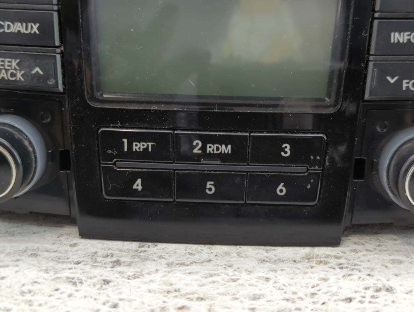 2011-2011 Hyundai Sonata Am Fm Cd Player Radio Receiver - Oemusedautoparts1.com